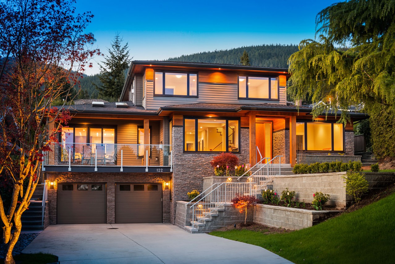 Braemar, Modern North Vancouver Home