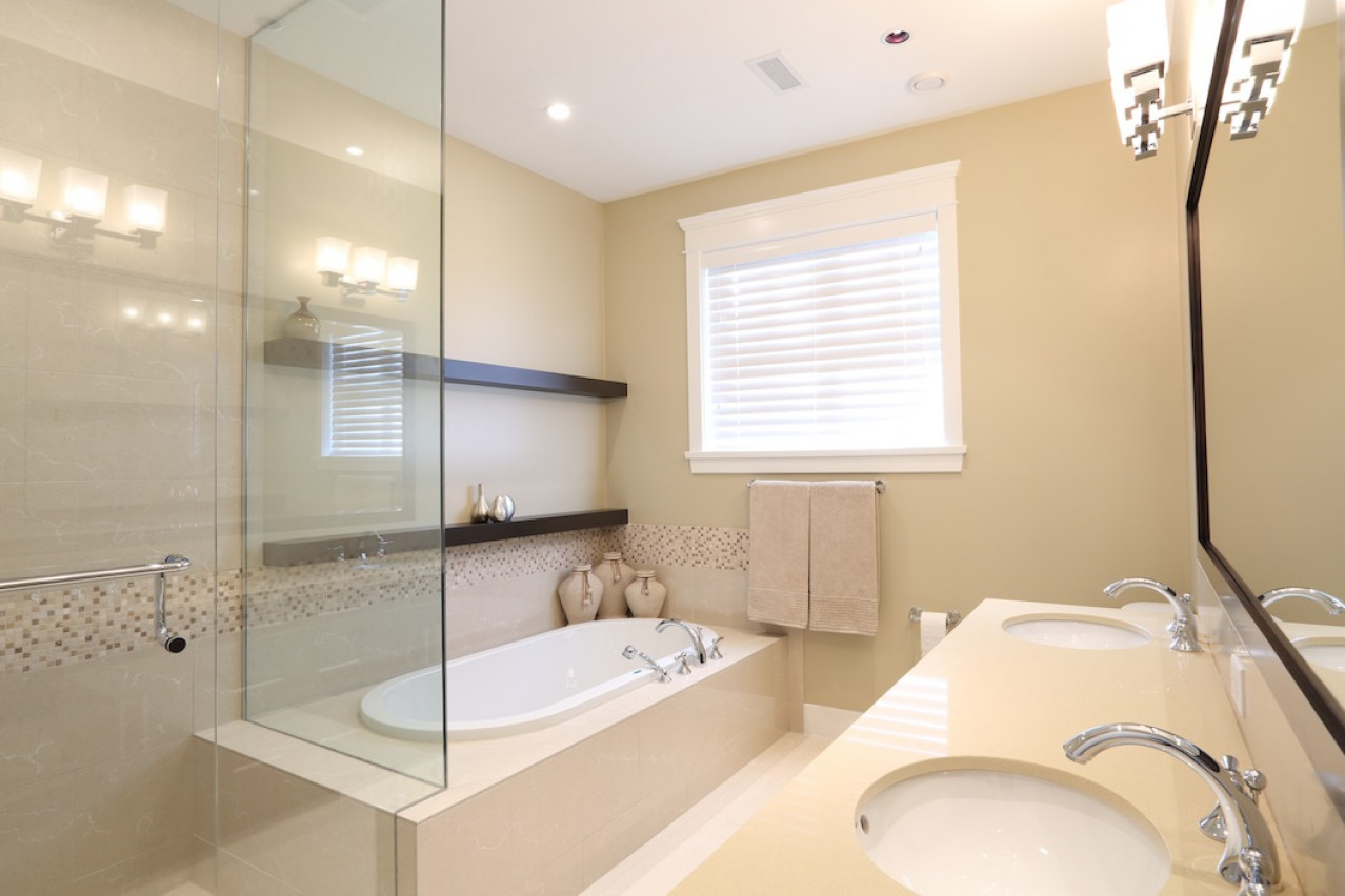 West 11th Ensuite 4