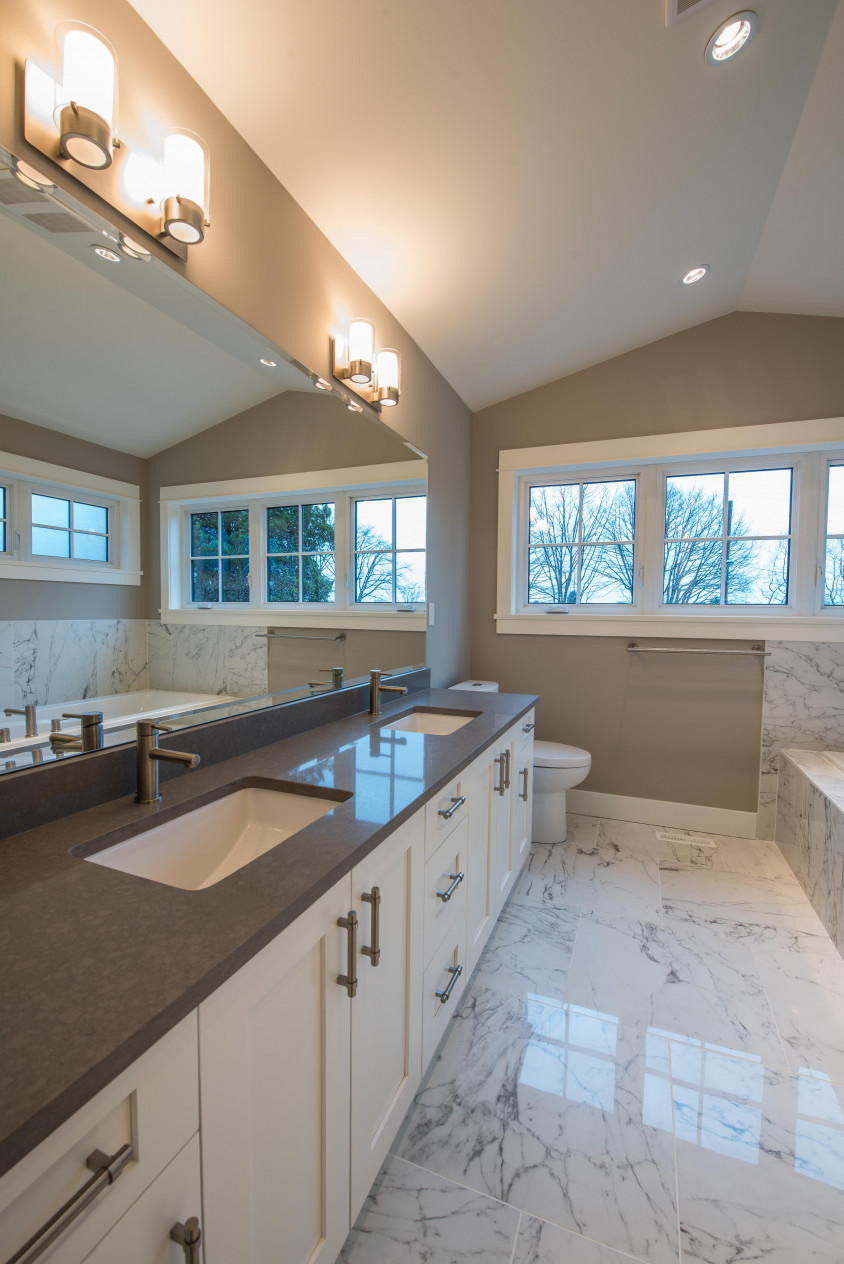 Vaulted ceiling en-suite